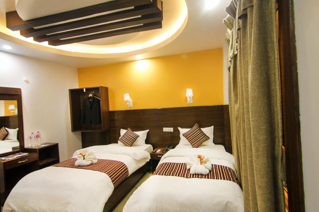 Hotel Lakeside Pvt. Ltd. Pokhara Ngoại thất bức ảnh