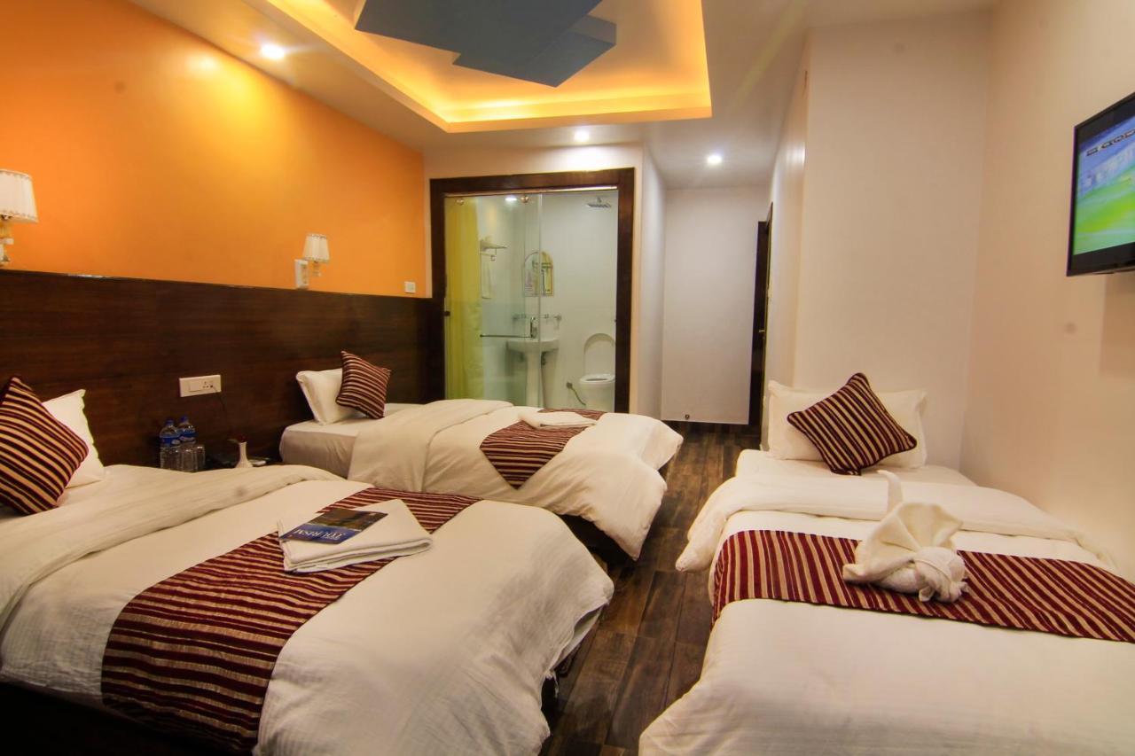Hotel Lakeside Pvt. Ltd. Pokhara Ngoại thất bức ảnh