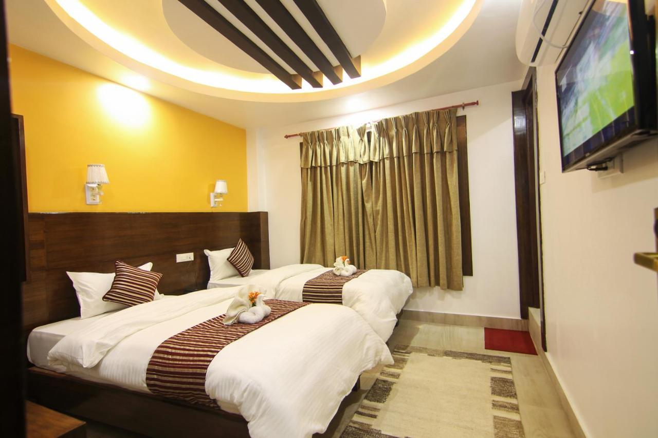 Hotel Lakeside Pvt. Ltd. Pokhara Ngoại thất bức ảnh