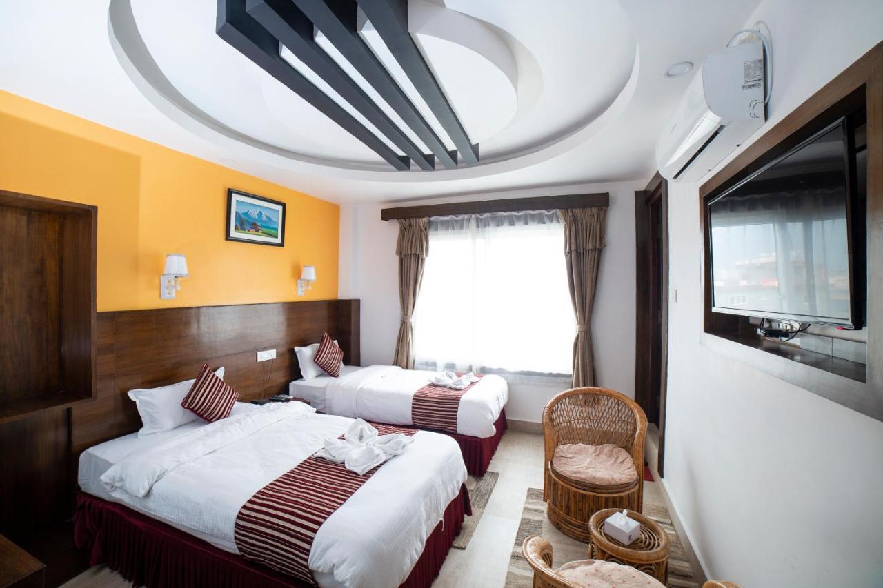 Hotel Lakeside Pvt. Ltd. Pokhara Ngoại thất bức ảnh
