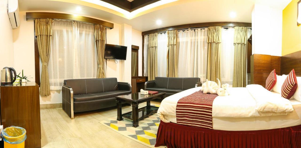 Hotel Lakeside Pvt. Ltd. Pokhara Ngoại thất bức ảnh