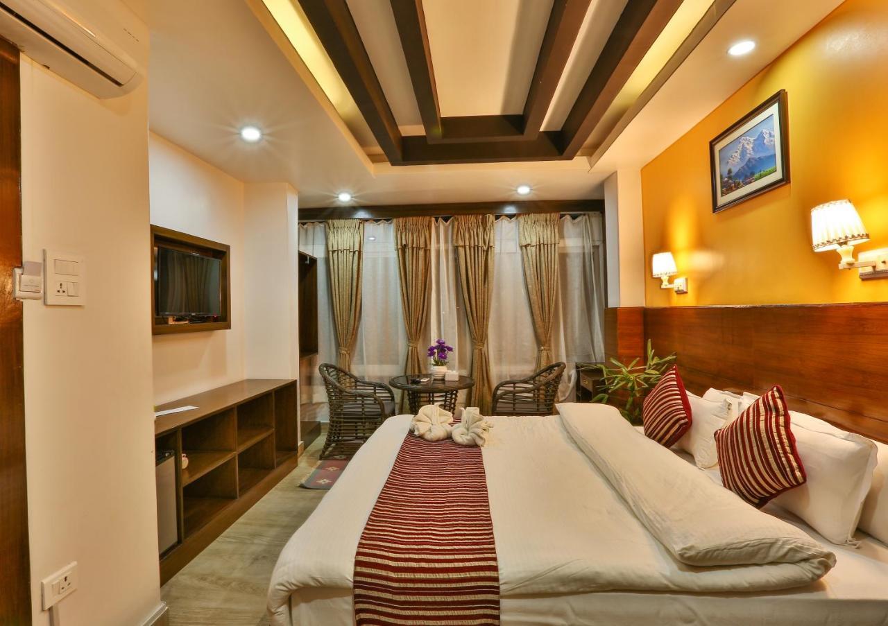 Hotel Lakeside Pvt. Ltd. Pokhara Ngoại thất bức ảnh
