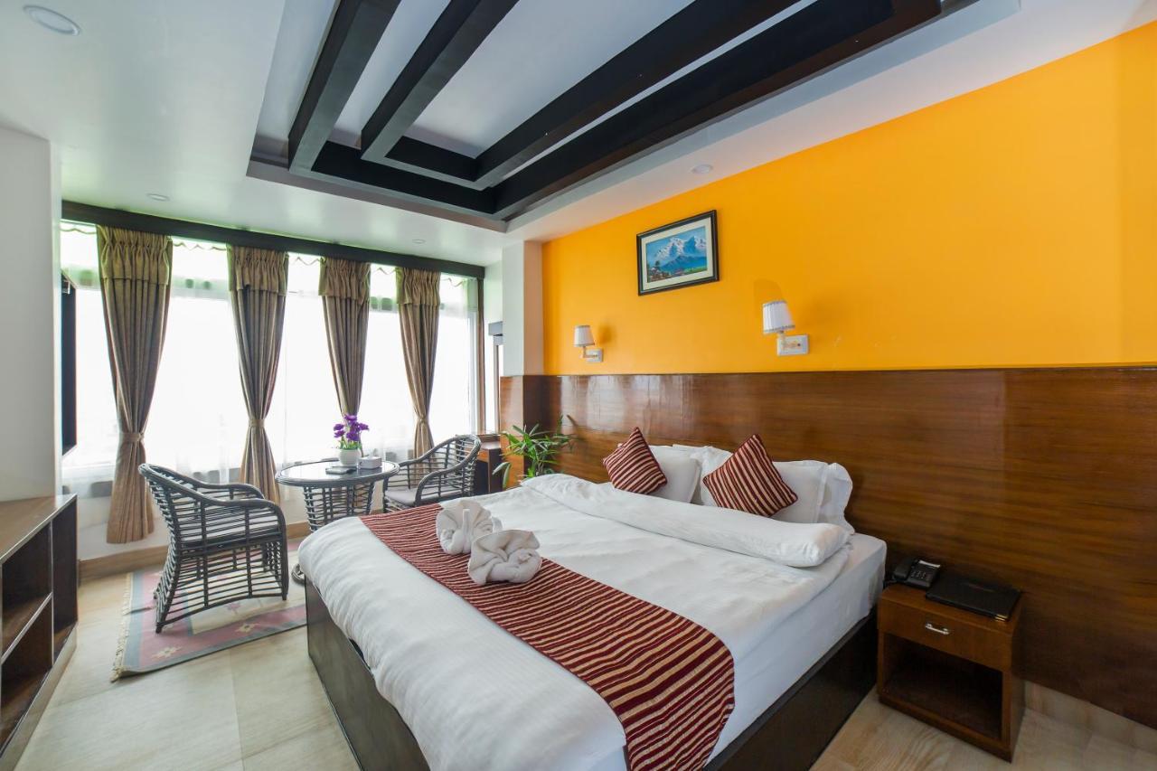 Hotel Lakeside Pvt. Ltd. Pokhara Ngoại thất bức ảnh