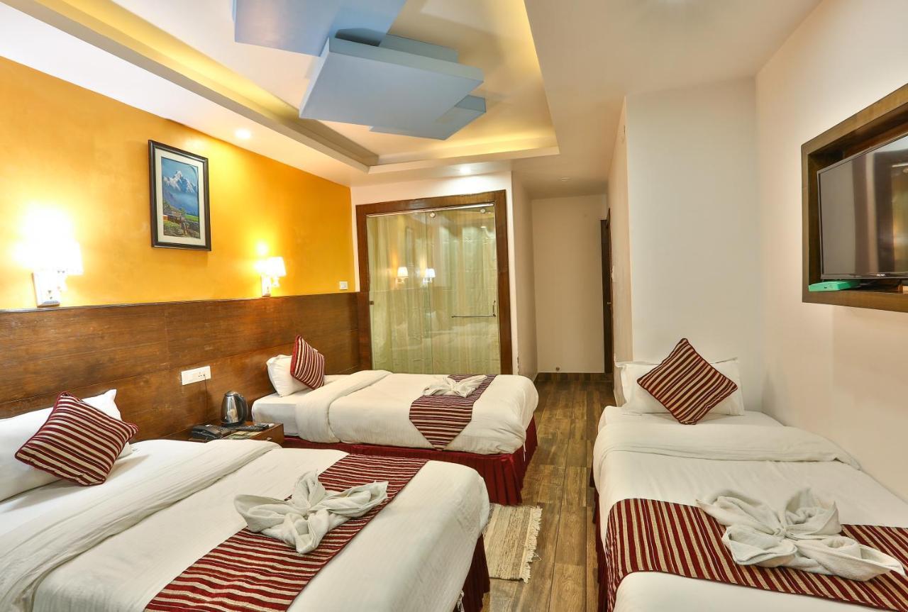 Hotel Lakeside Pvt. Ltd. Pokhara Ngoại thất bức ảnh