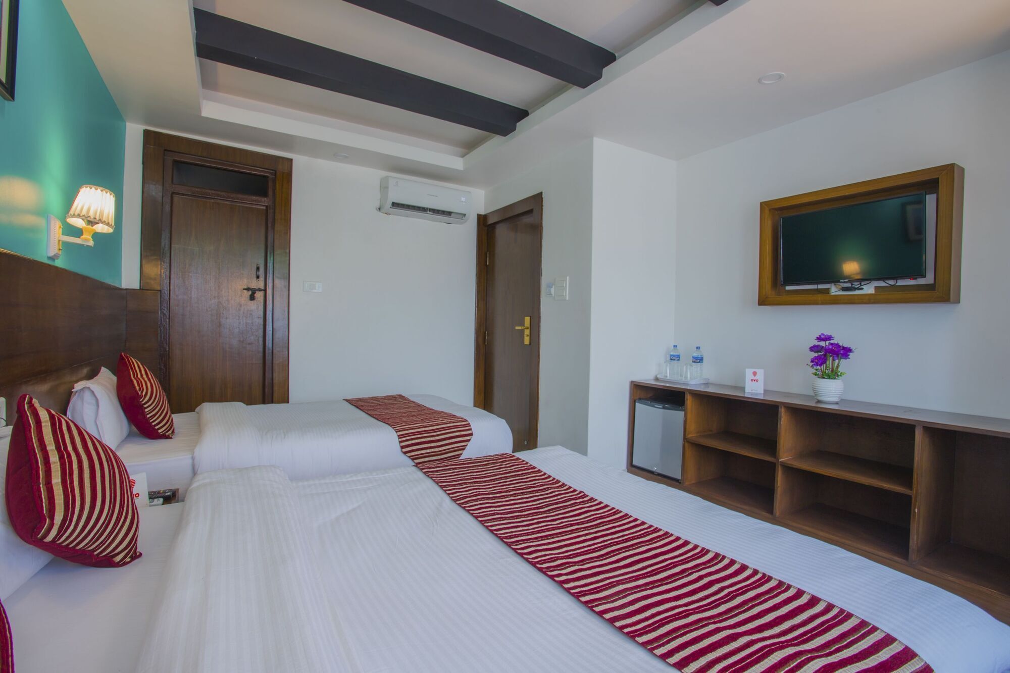 Hotel Lakeside Pvt. Ltd. Pokhara Ngoại thất bức ảnh